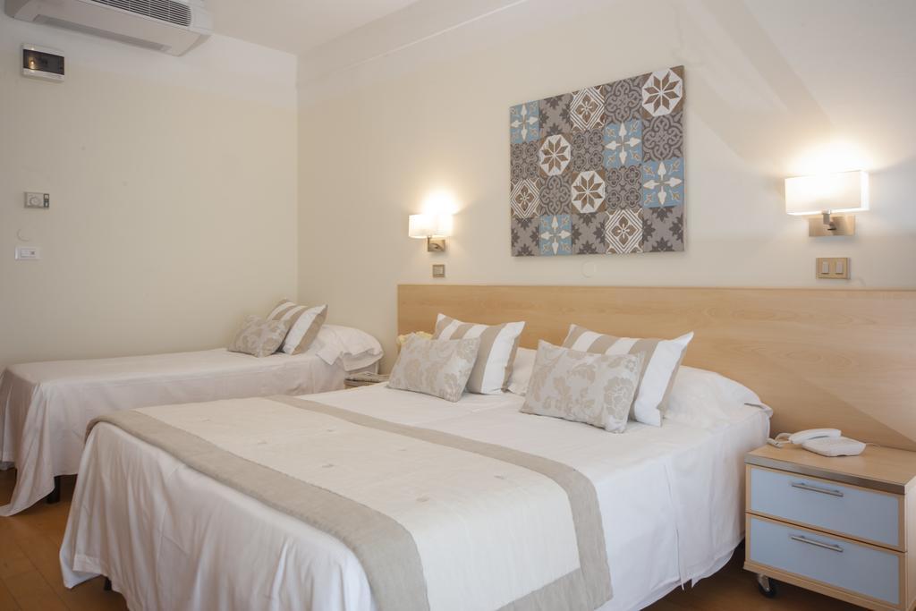 Hotel Mon Cheri Riccione Exterior foto